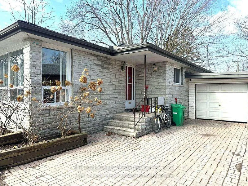 Photo 2 of 406 Summerhill Drive, Peterborough, Northcrest Ward 5 — HOMEH