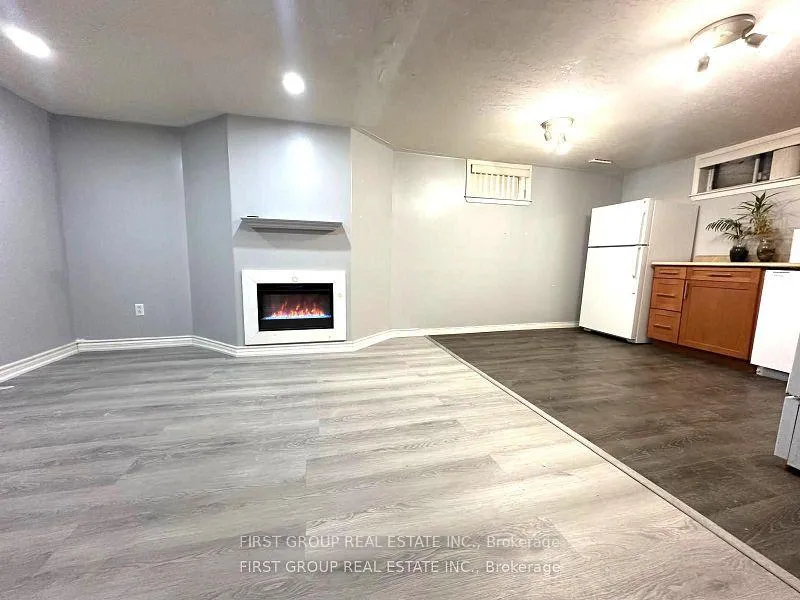 Photo 4 of 406 Summerhill Drive, Peterborough, Northcrest Ward 5 — HOMEH