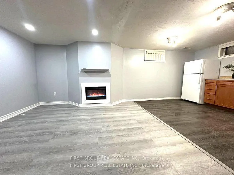 Photo 5 of 406 Summerhill Drive, Peterborough, Northcrest Ward 5 — HOMEH