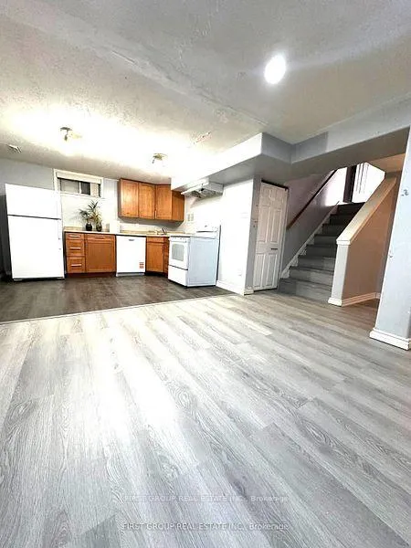 Photo 6 of 406 Summerhill Drive, Peterborough, Northcrest Ward 5 — HOMEH
