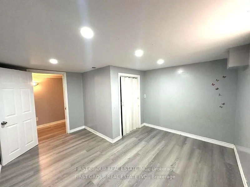 Photo 14 of 406 Summerhill Drive, Peterborough, Northcrest Ward 5 — HOMEH