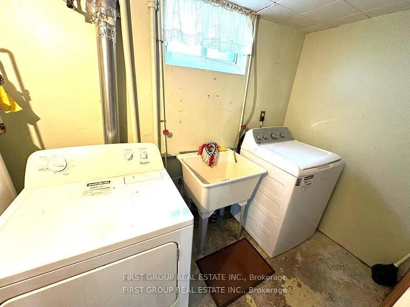 Photo 16 of 406 Summerhill Drive, Peterborough, Northcrest Ward 5 — HOMEH