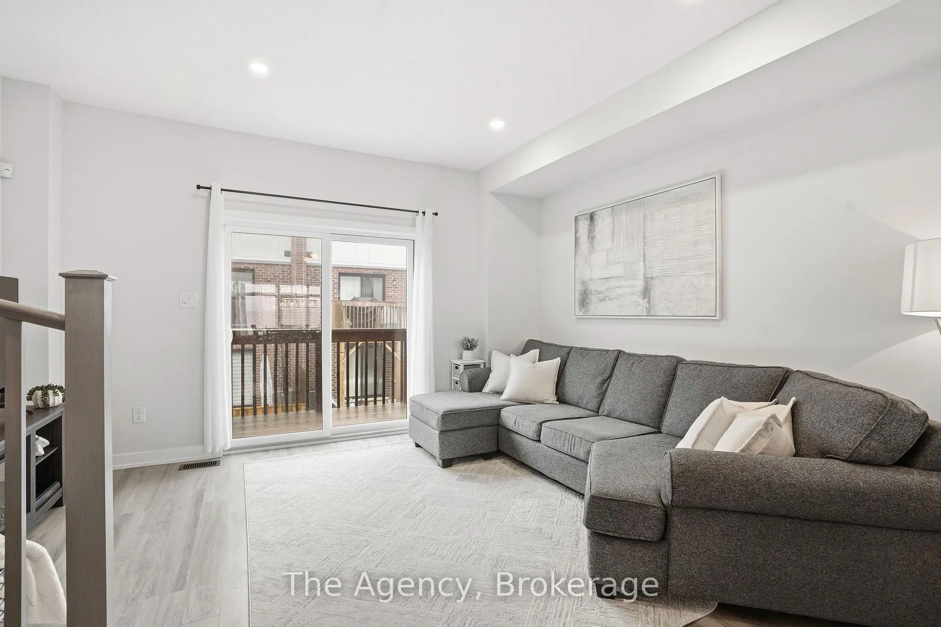 Photo 11 of 59 Markle Crescent, Hamilton, Ancaster — HOMEH