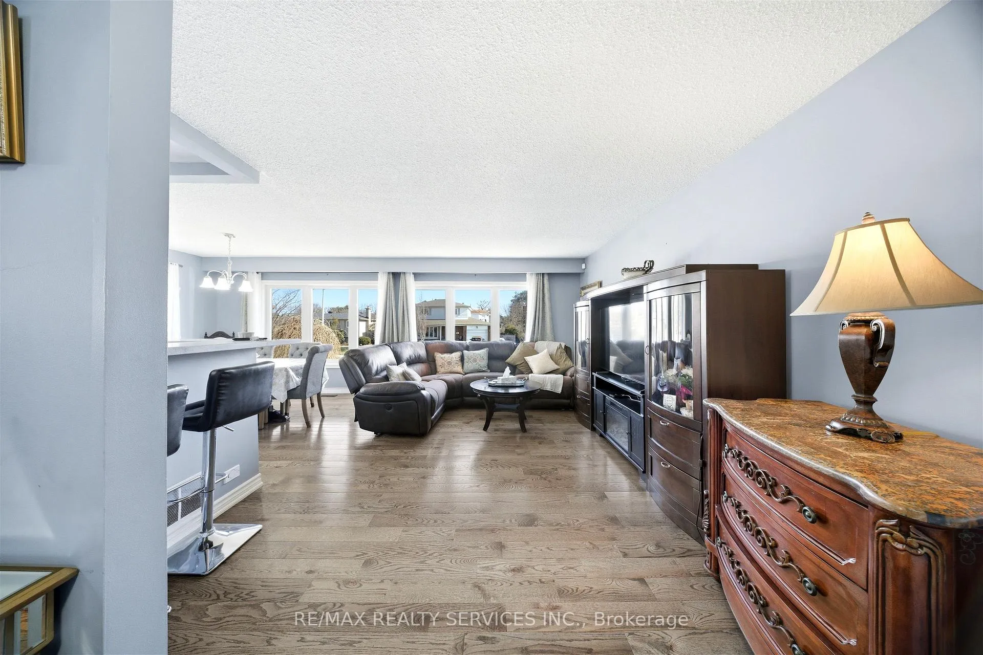 Photo 10 of 8 Edwin Drive, Brampton, Brampton South — HOMEH