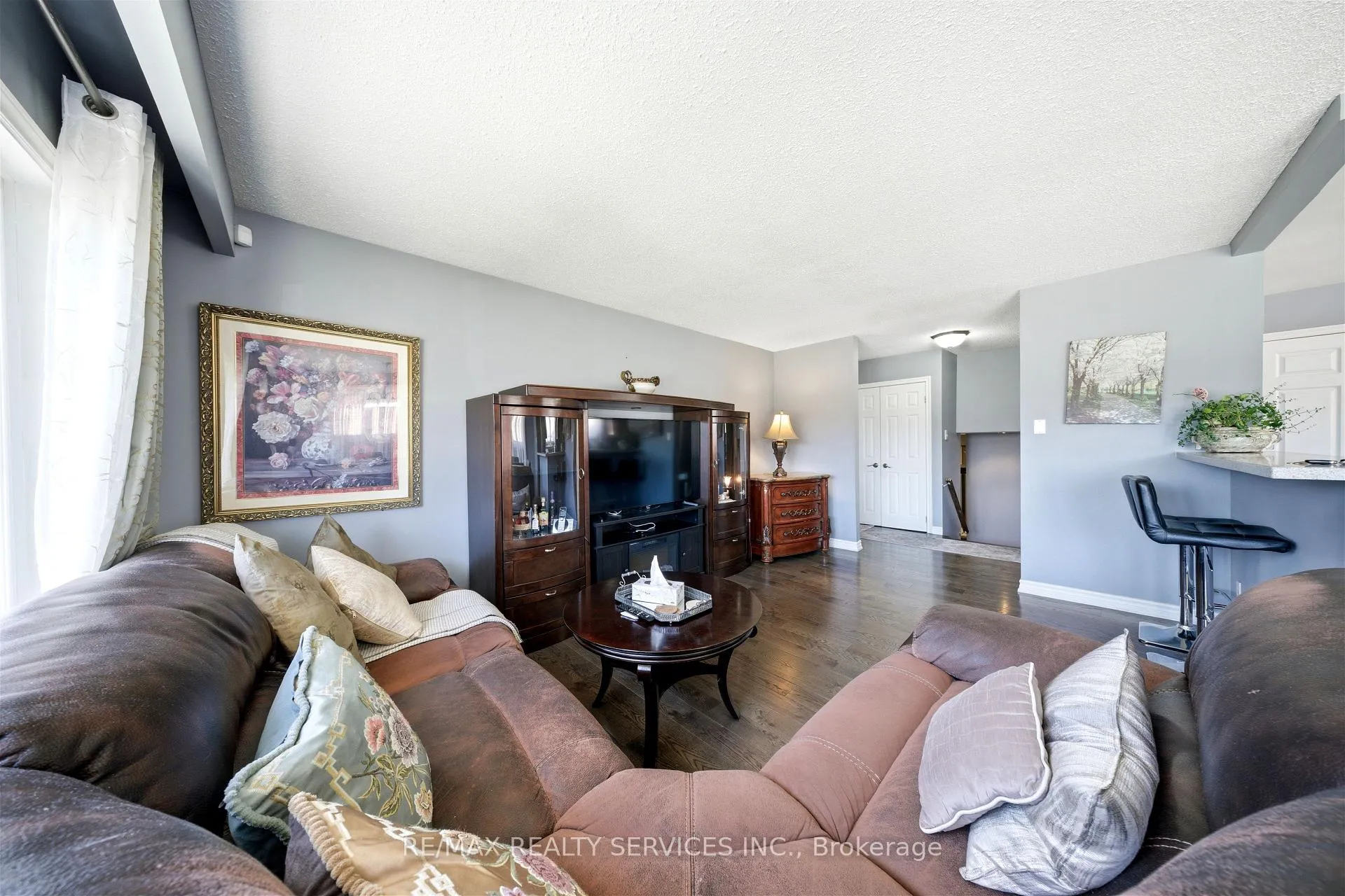 Photo 12 of 8 Edwin Drive, Brampton, Brampton South — HOMEH