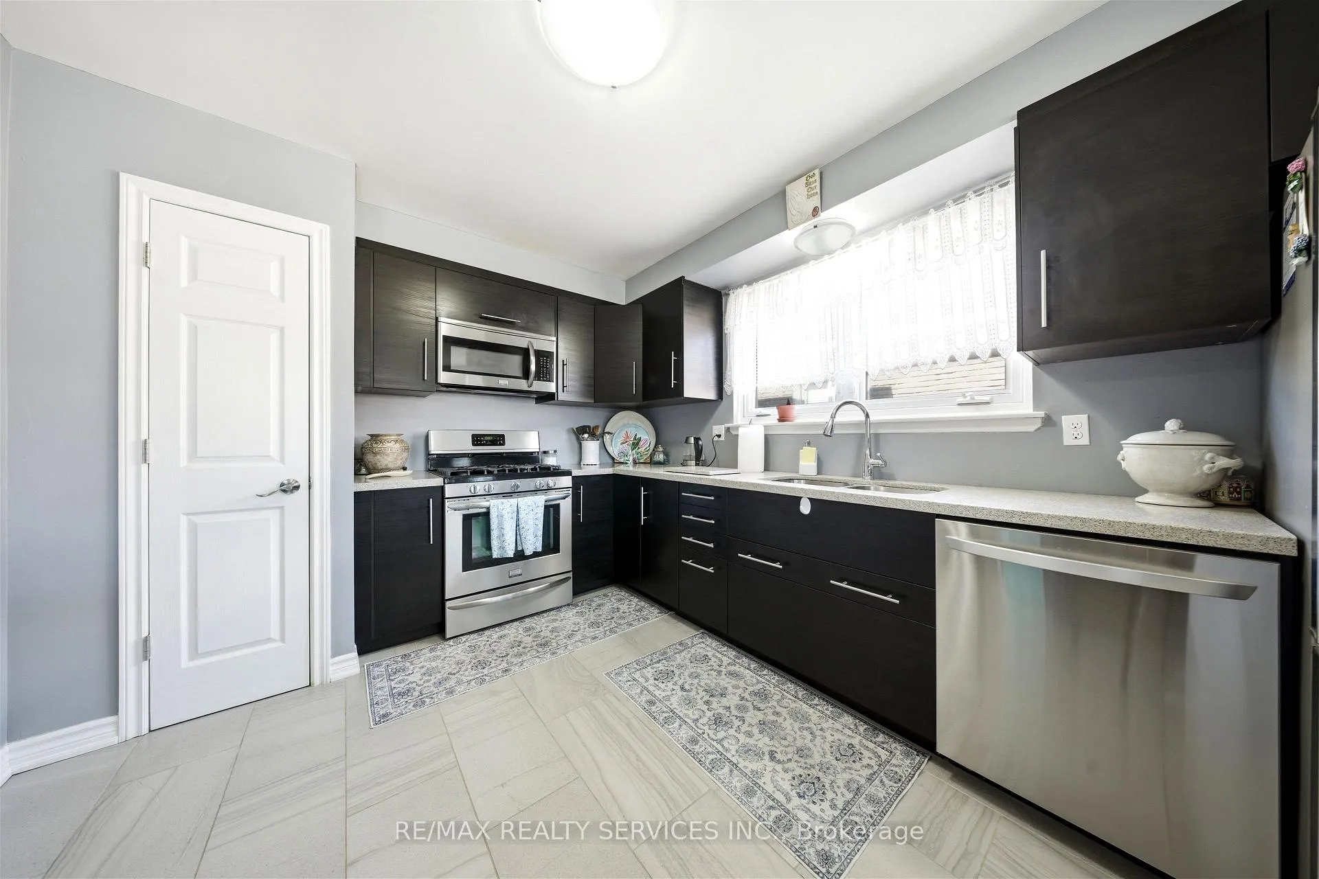 Photo 17 of 8 Edwin Drive, Brampton, Brampton South — HOMEH