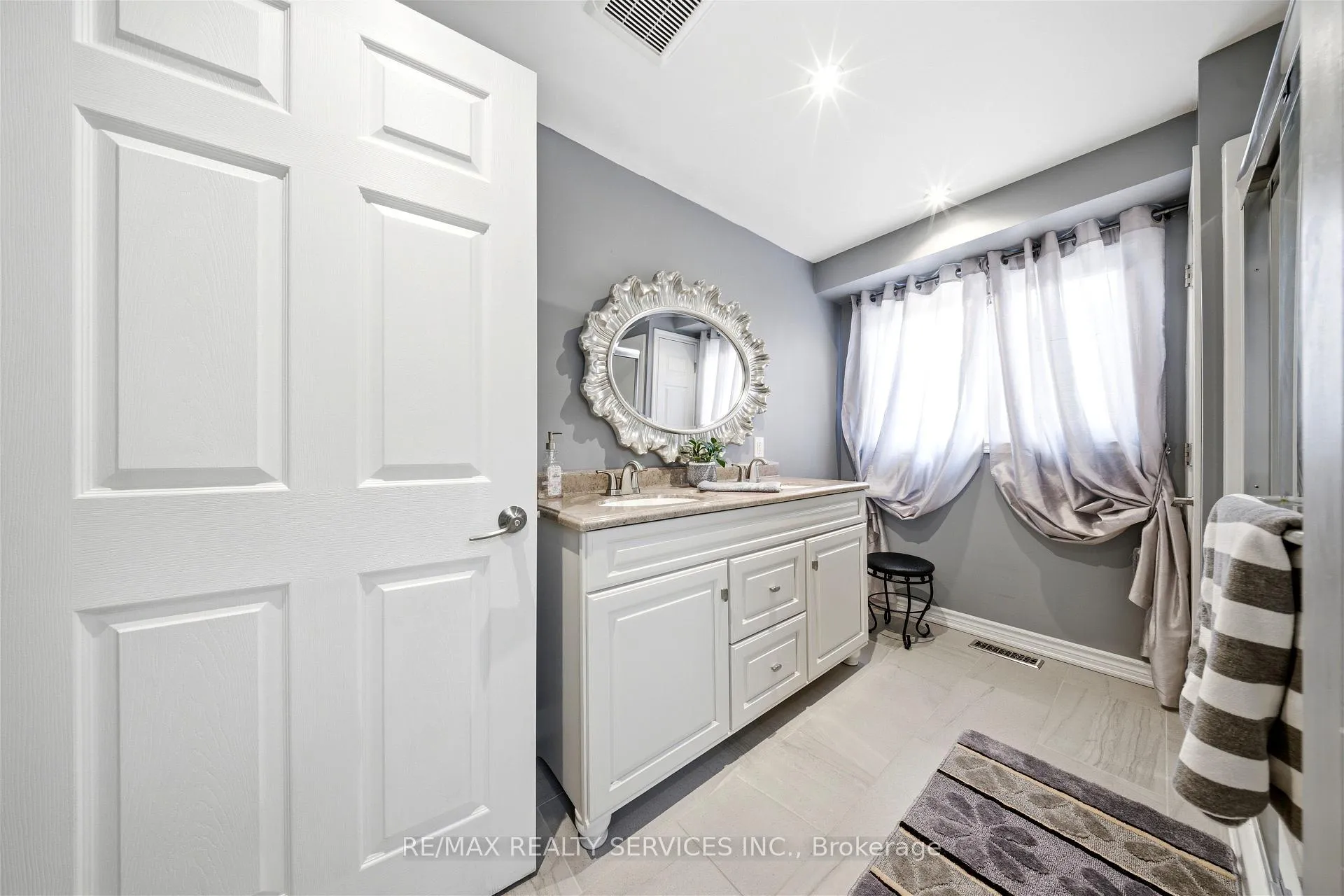 Photo 33 of 8 Edwin Drive, Brampton, Brampton South — HOMEH