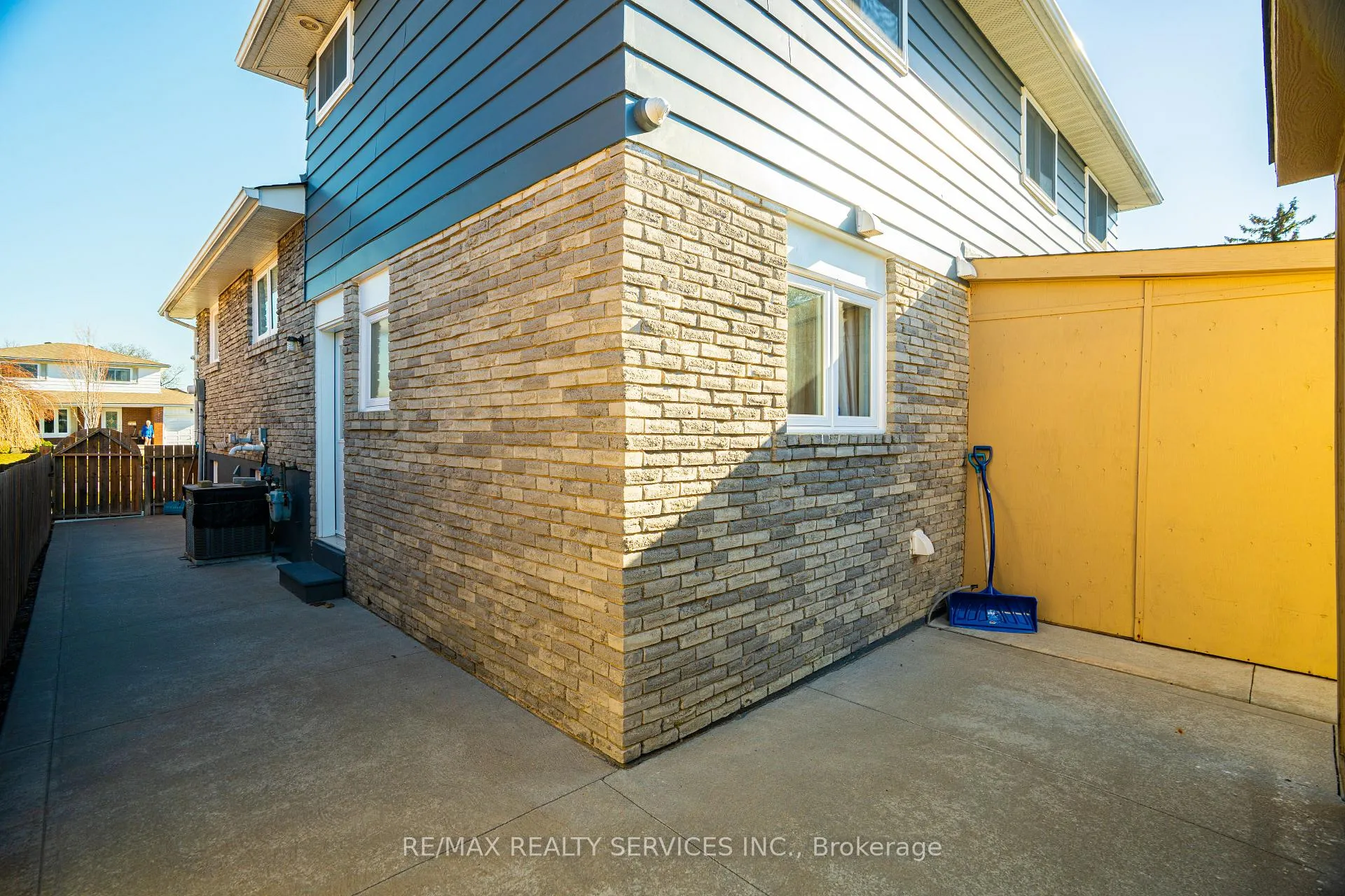 Photo 43 of 8 Edwin Drive, Brampton, Brampton South — HOMEH