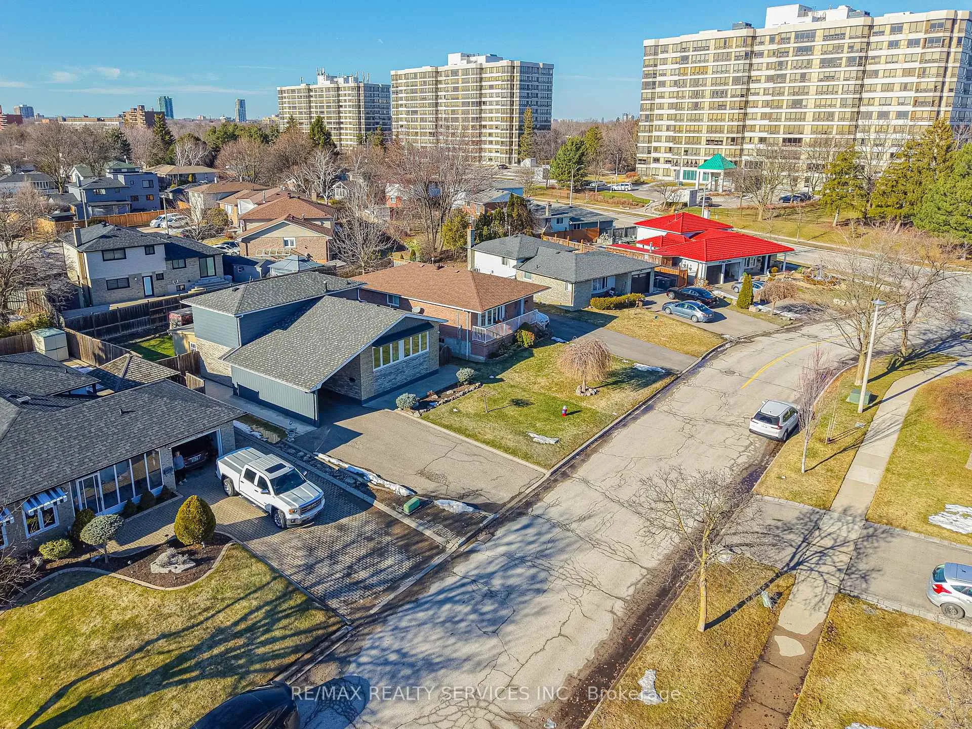 Photo 47 of 8 Edwin Drive, Brampton, Brampton South — HOMEH