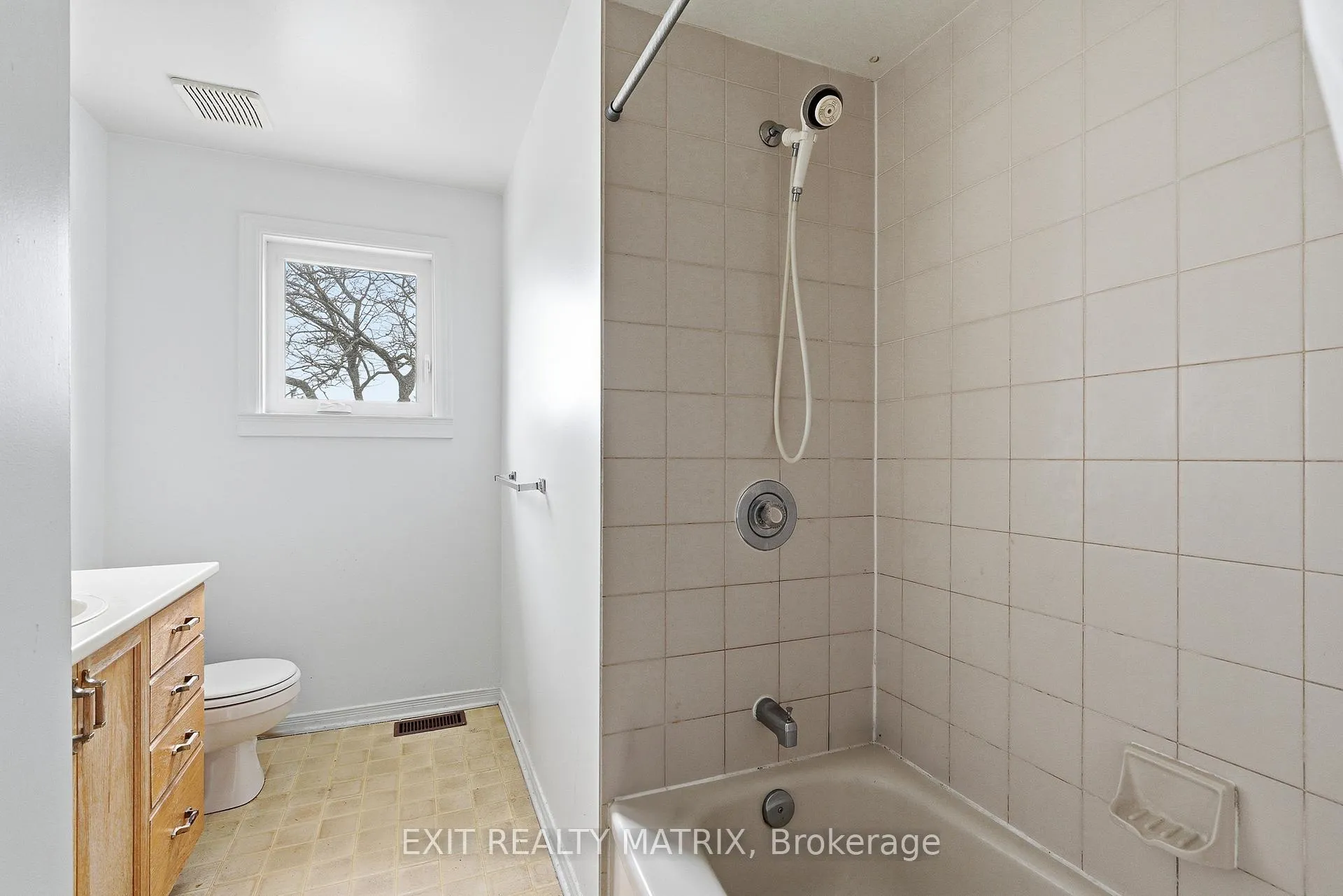 Photo 21 of Unit 17, 1838 Summerfields Crescent, Ottawa, Chapel Hill — HOMEH