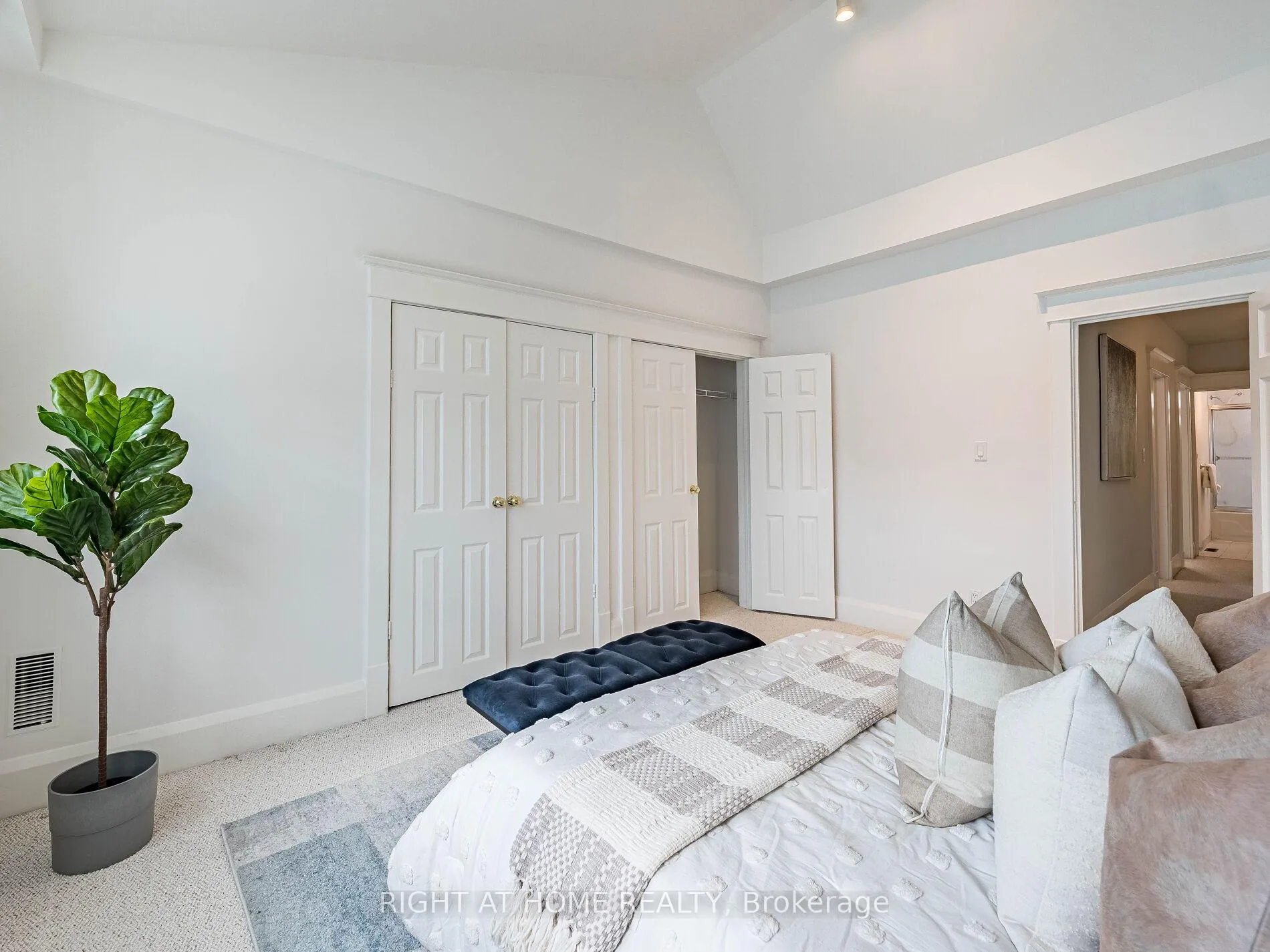 Photo 32 of 28 Erindale Avenue, Toronto, Playter Estates-Danforth — HOMEH