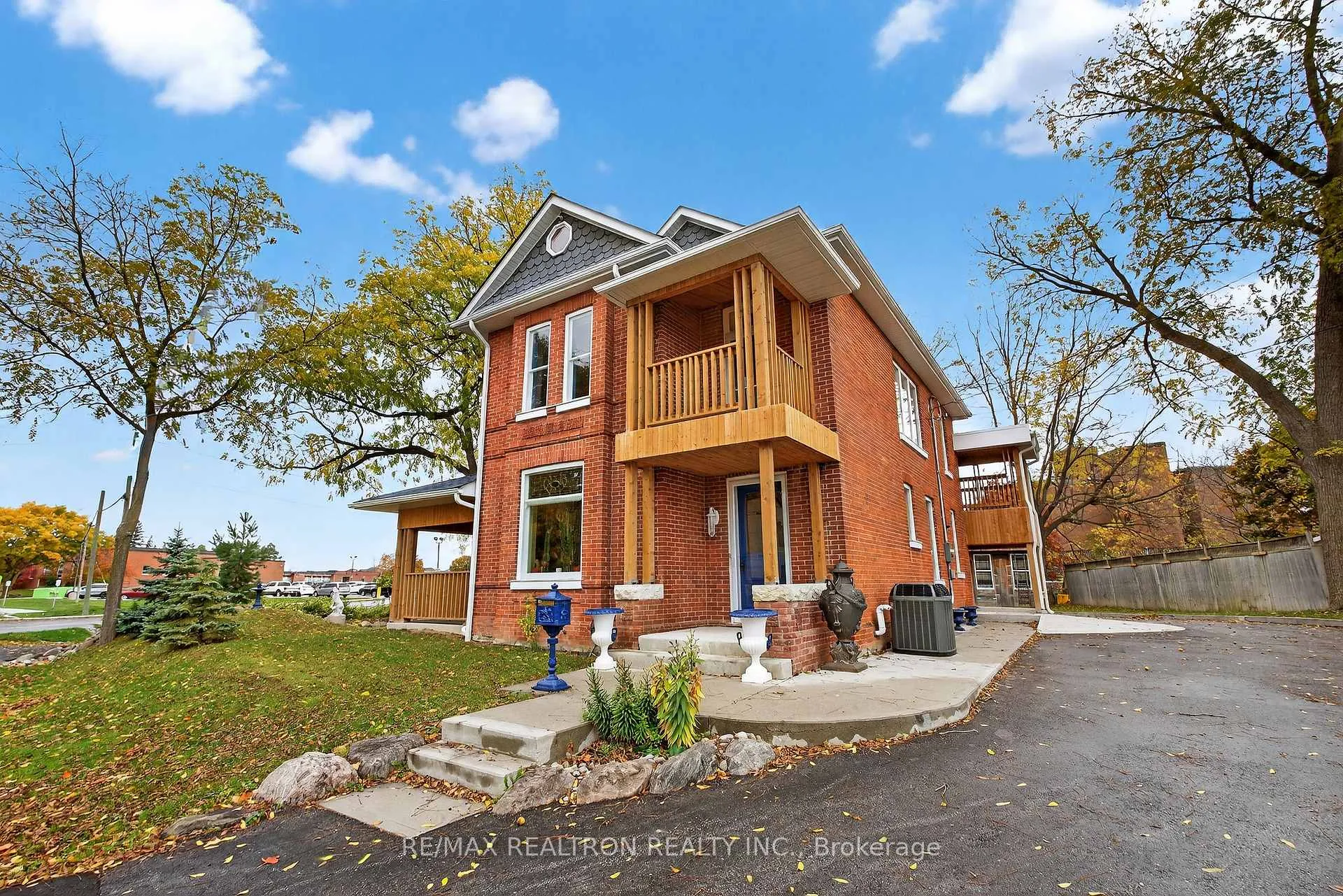 Photo 1 of 9 The Queensway, Georgina, Keswick North — HOMEH