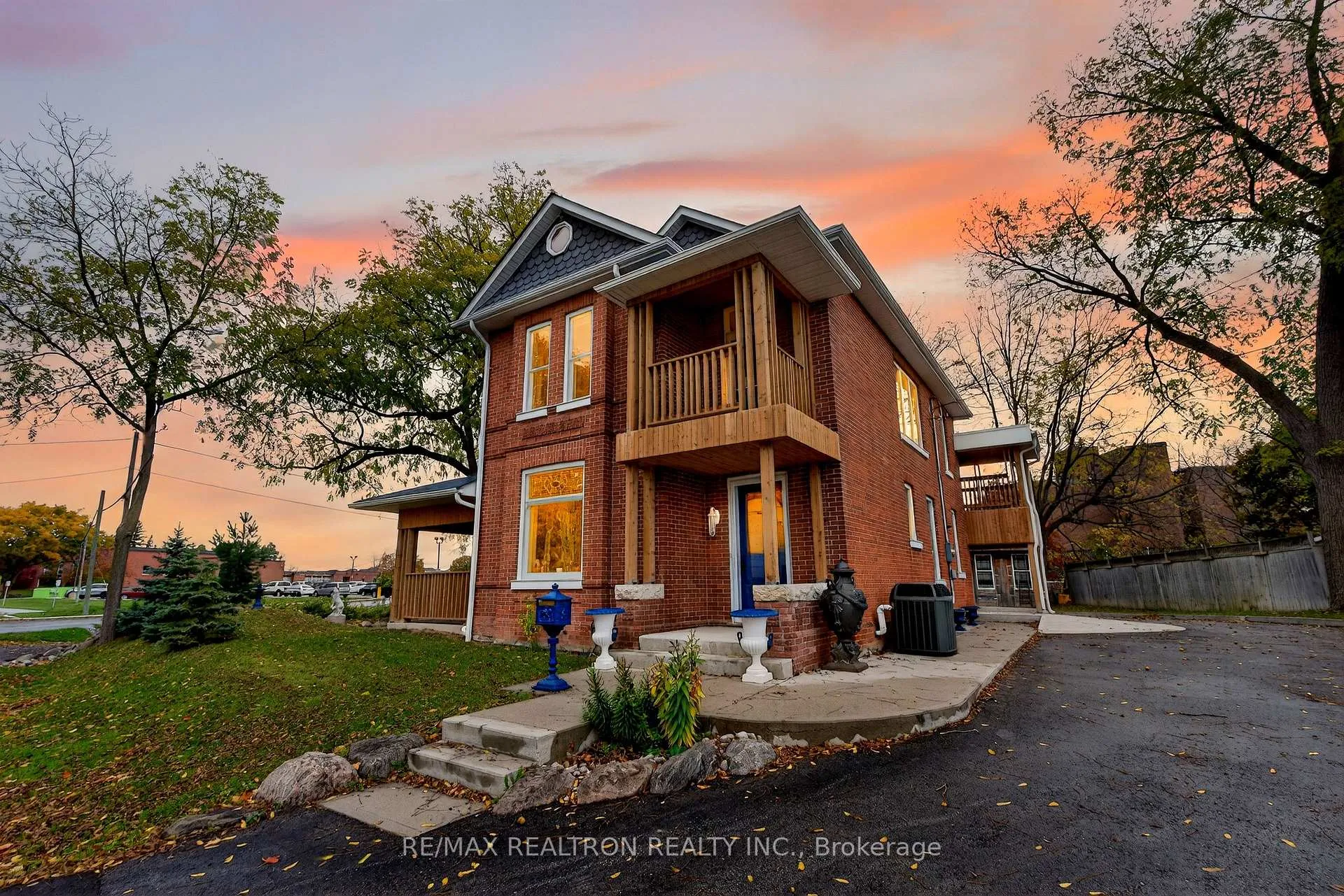 Photo 3 of 9 The Queensway, Georgina, Keswick North — HOMEH