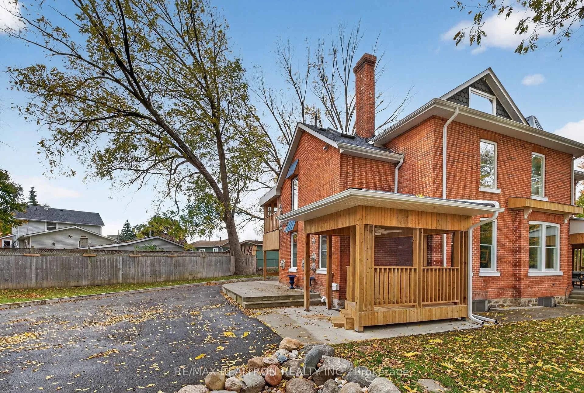 Photo 43 of 9 The Queensway, Georgina, Keswick North — HOMEH