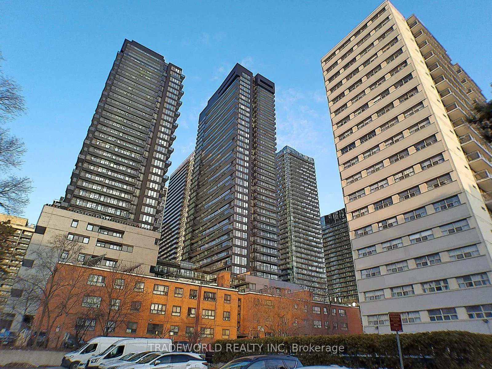 Front of Unit 2908S, 110 Broadway Avenue