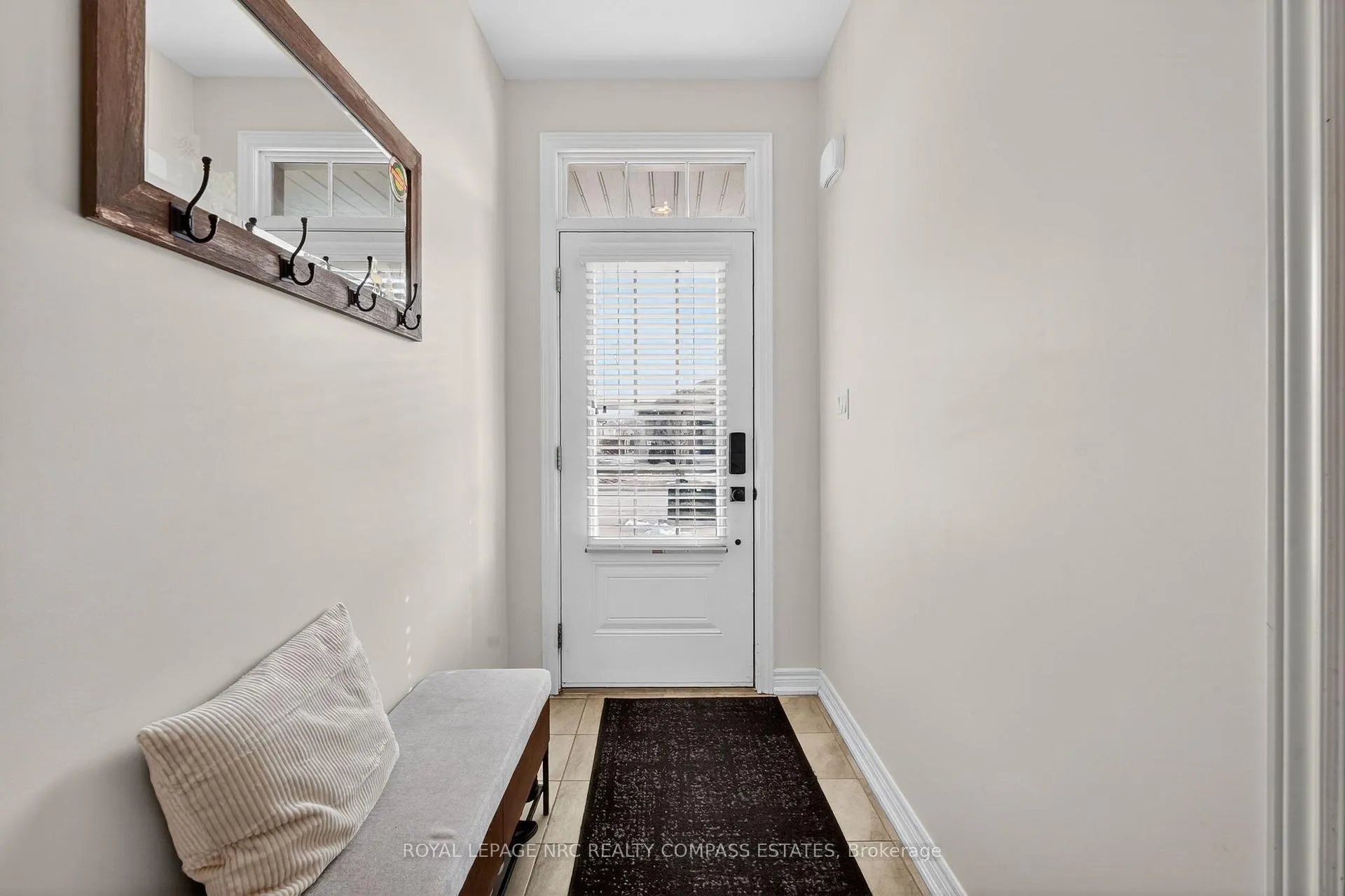 Photo 3 of 37 Ellis Avenue, St. Catharines, Oakdale — HOMEH