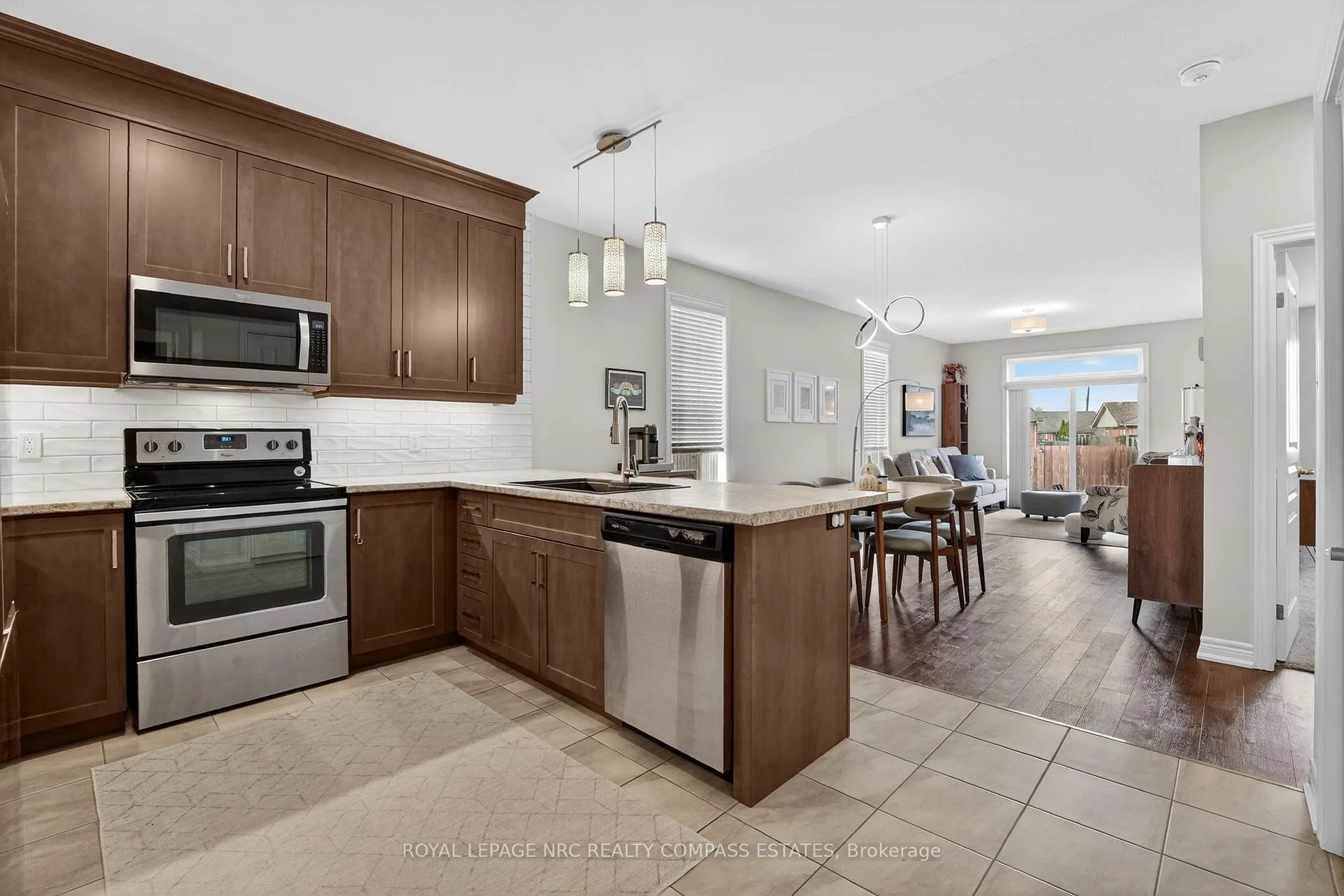 Photo 10 of 37 Ellis Avenue, St. Catharines, Oakdale — HOMEH
