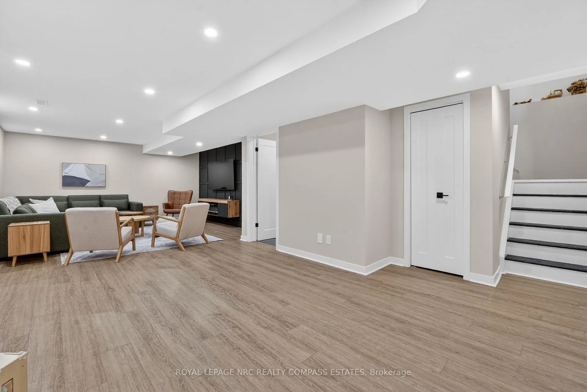 Photo 27 of 37 Ellis Avenue, St. Catharines, Oakdale — HOMEH