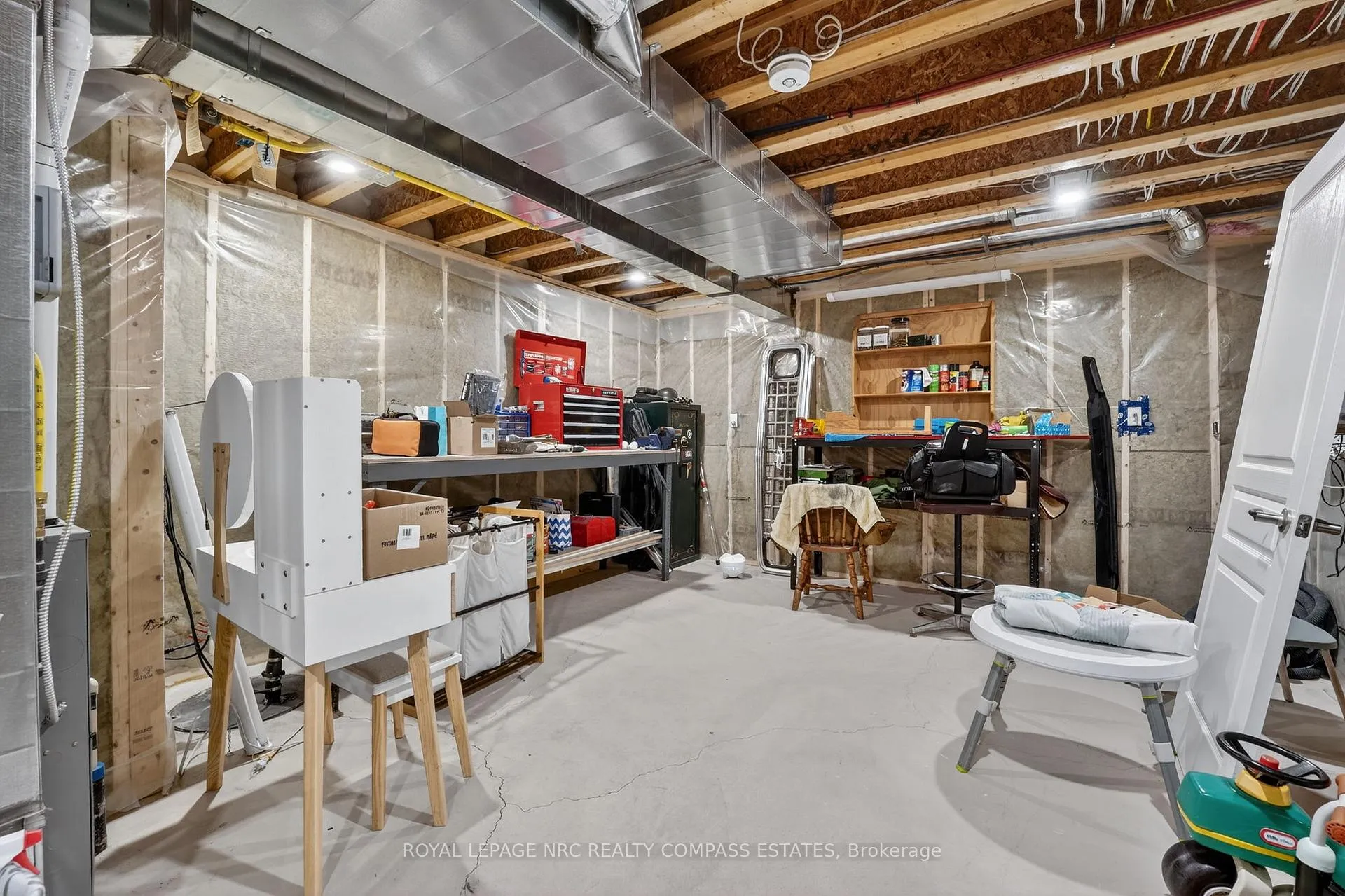 Photo 47 of 37 Ellis Avenue, St. Catharines, Oakdale — HOMEH
