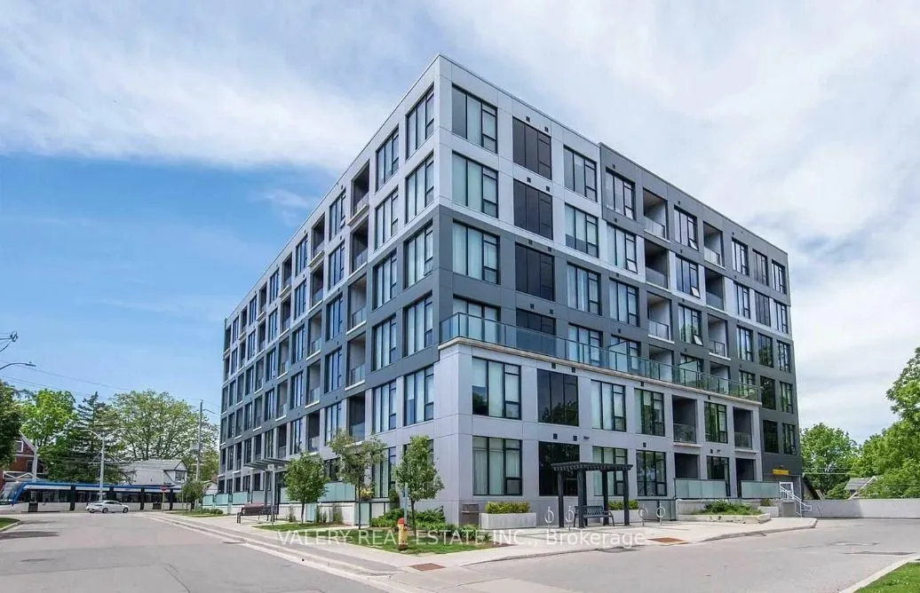 Front of Unit 413, 690 King Street West