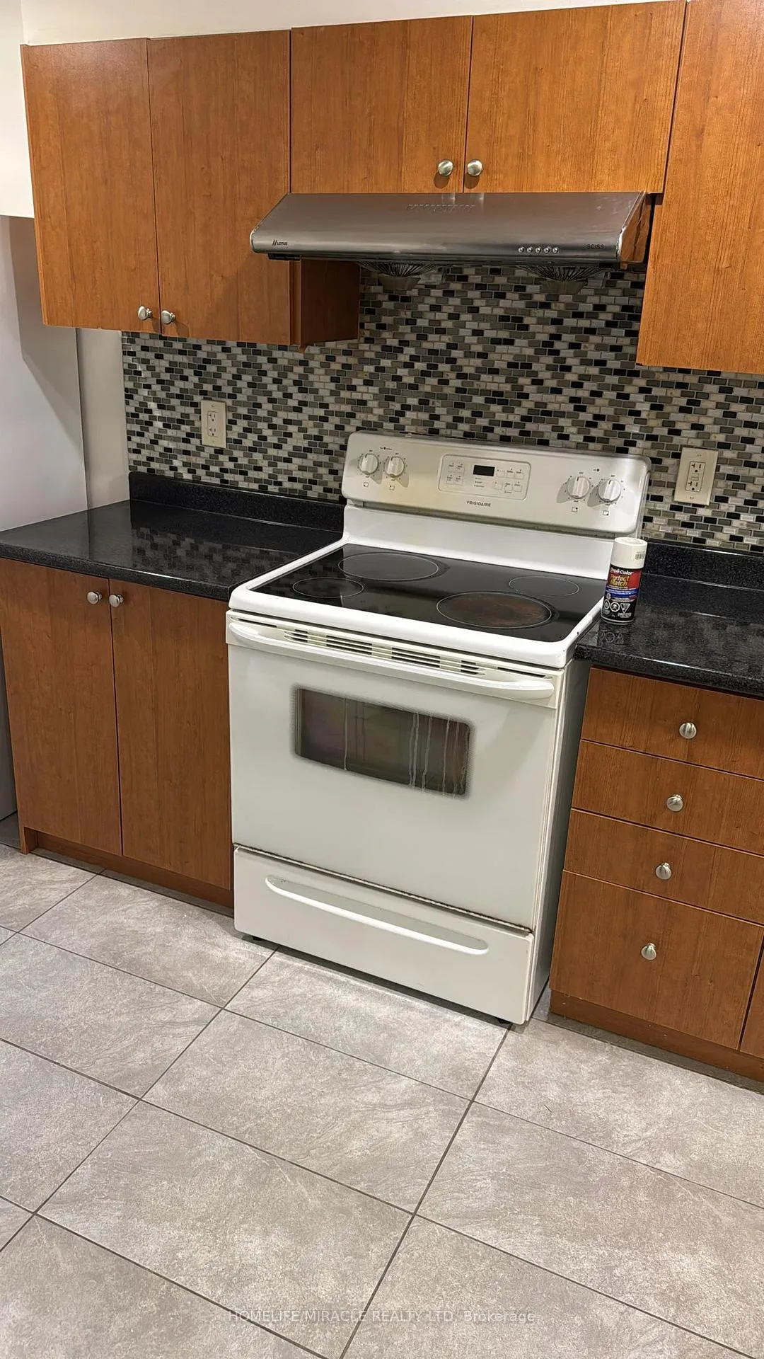 Photo 5 of Unit LOWER, 27 Campwood Crescent, Brampton, Bram East — HOMEH