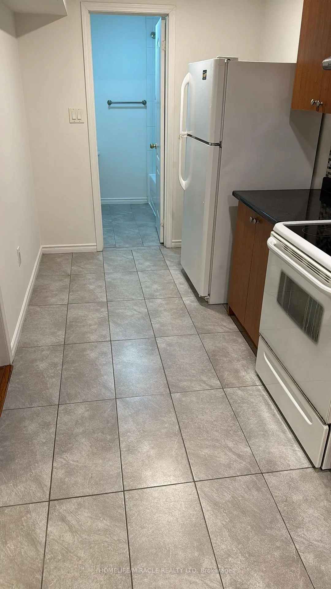 Photo 6 of Unit LOWER, 27 Campwood Crescent, Brampton, Bram East — HOMEH
