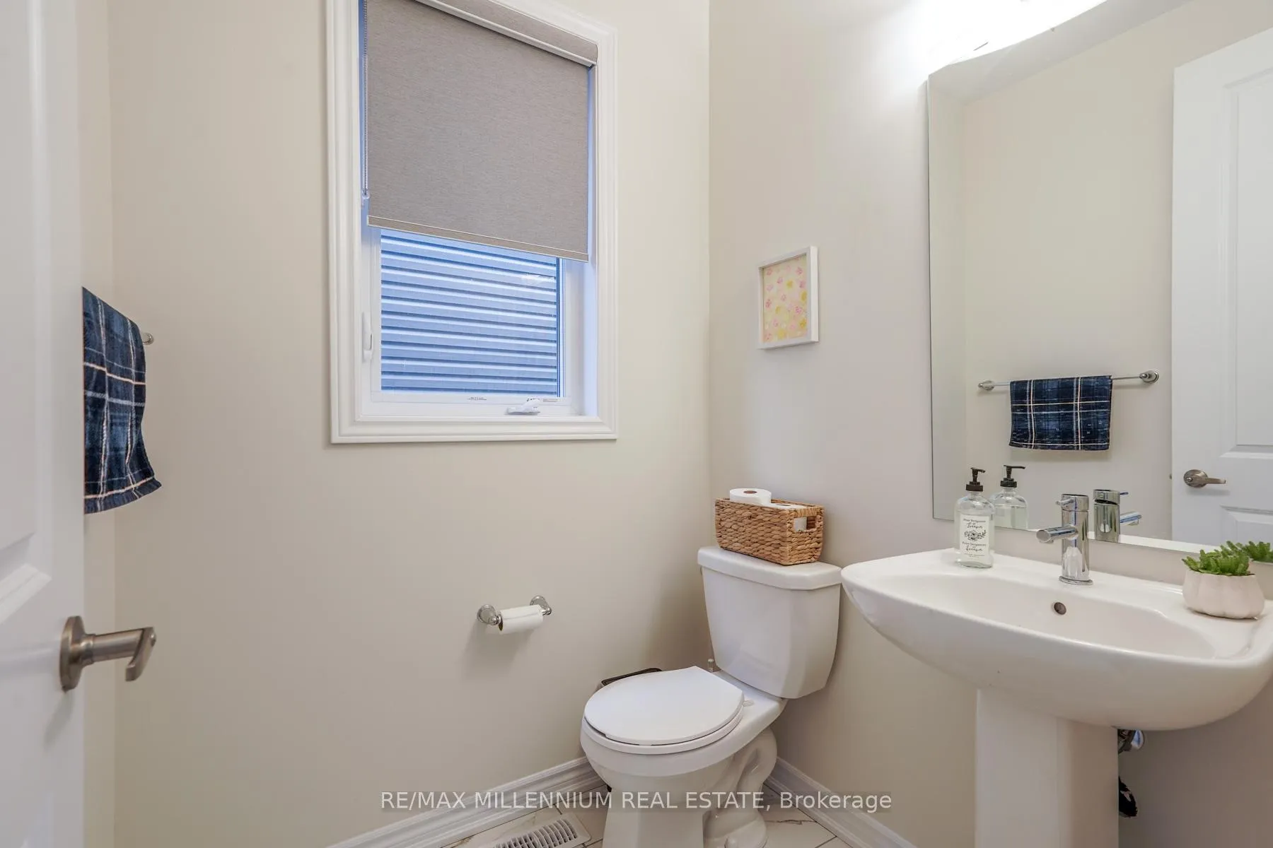 Photo 10 of 299 Vanilla Trail, Thorold, Rolling Meadows — HOMEH