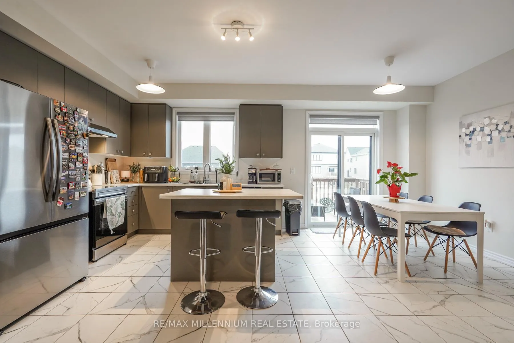 Photo 11 of 299 Vanilla Trail, Thorold, Rolling Meadows — HOMEH