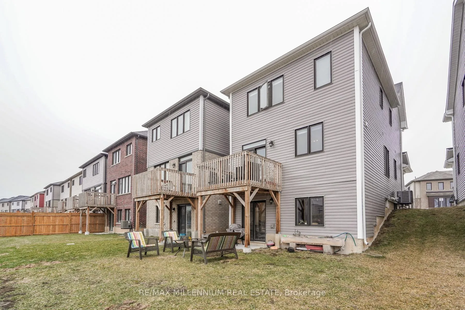 Photo 35 of 299 Vanilla Trail, Thorold, Rolling Meadows — HOMEH