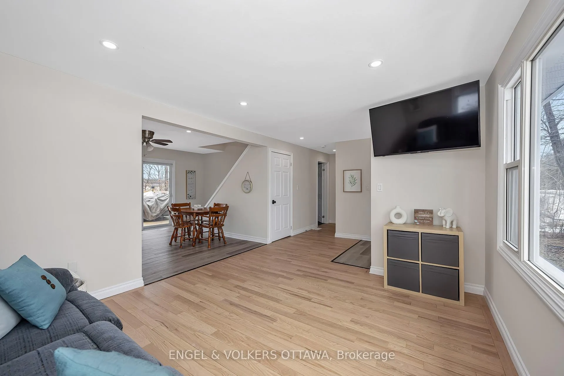 Photo 11 of 4868 Ferry Road, Ottawa, Fitzroy — HOMEH