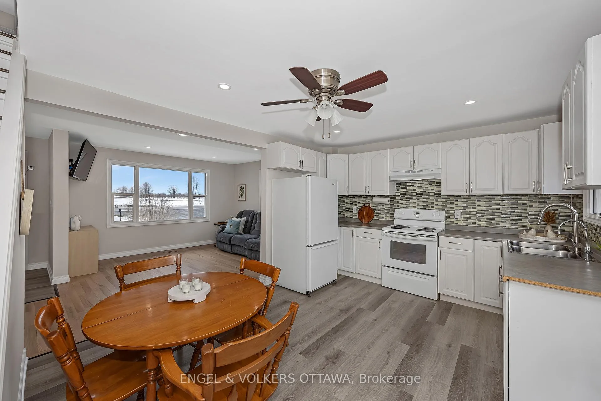 Photo 13 of 4868 Ferry Road, Ottawa, Fitzroy — HOMEH