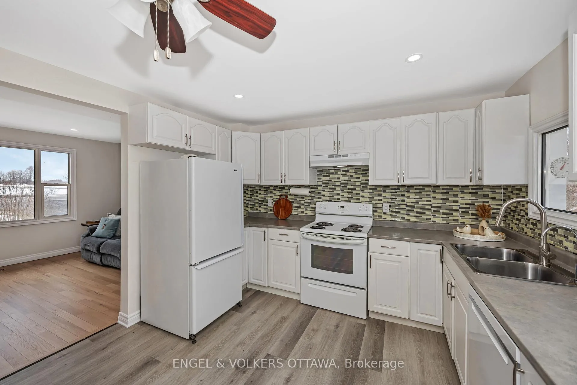 Photo 14 of 4868 Ferry Road, Ottawa, Fitzroy — HOMEH