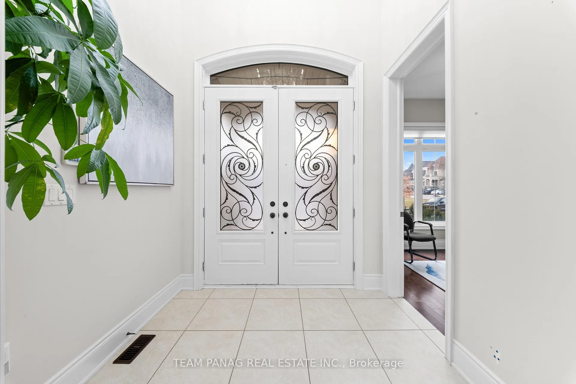 Photo 4 of 4 Rockton Court, Brampton, Toronto Gore Rural Estate — HOMEH