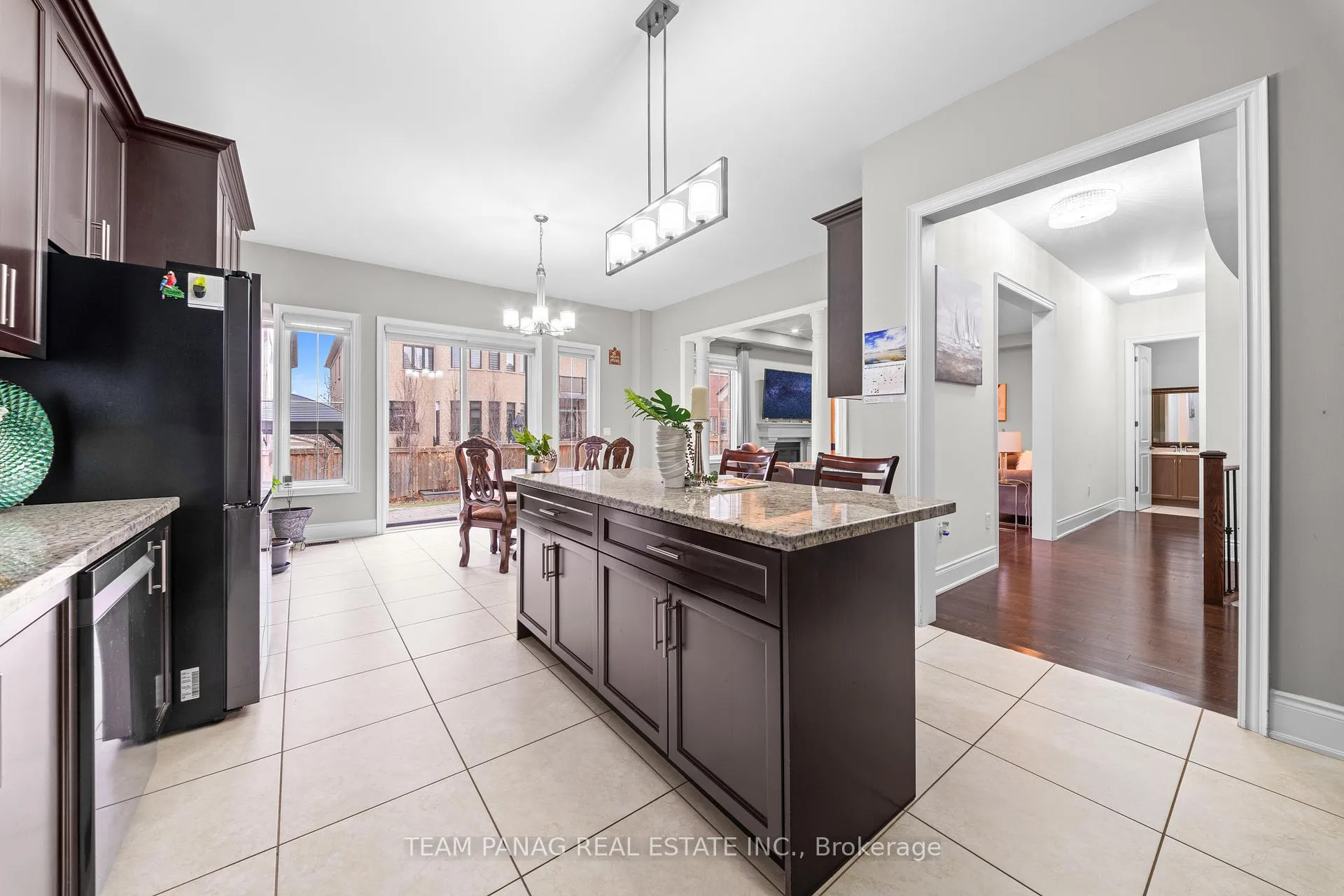 Photo 9 of 4 Rockton Court, Brampton, Toronto Gore Rural Estate — HOMEH