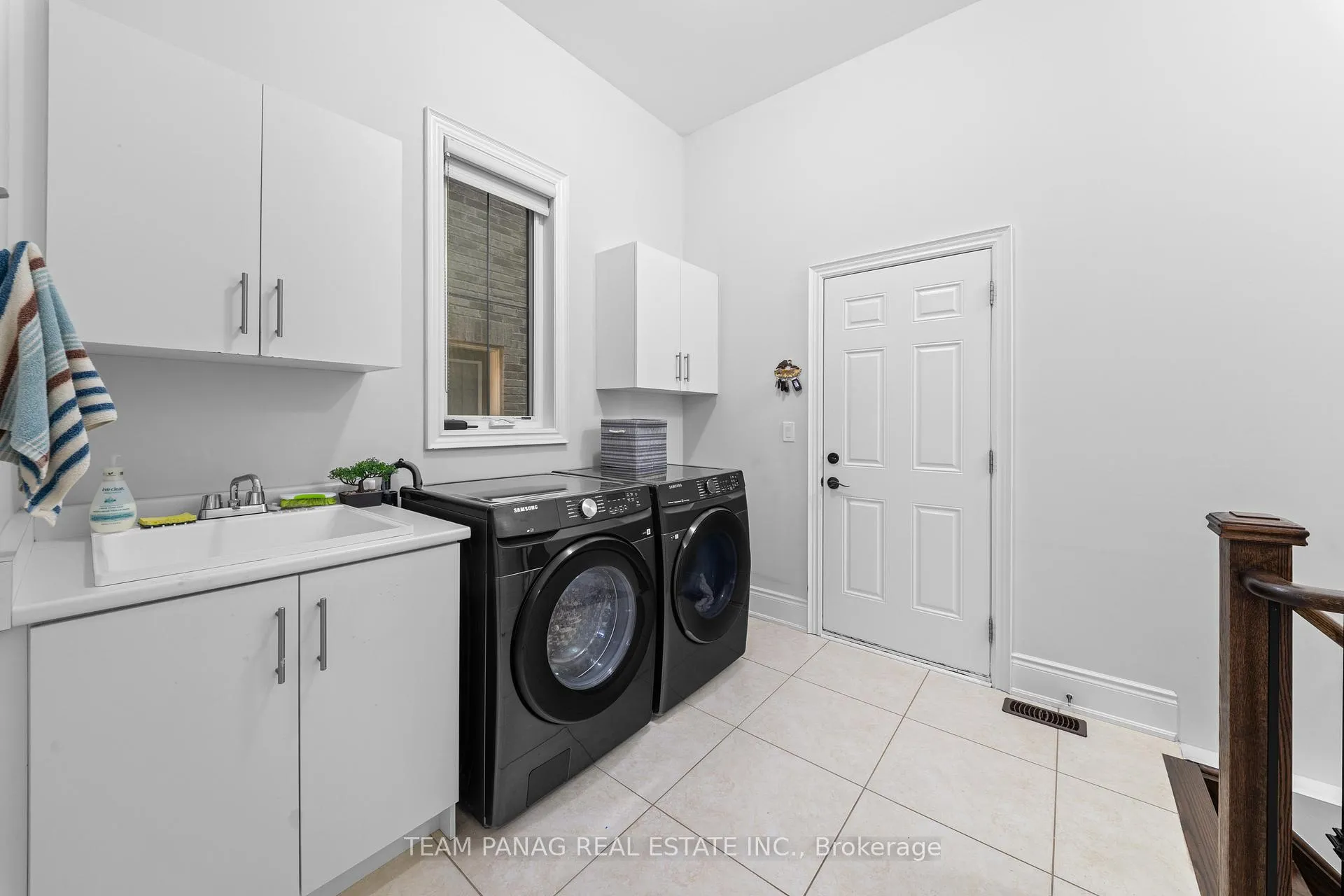 Photo 18 of 4 Rockton Court, Brampton, Toronto Gore Rural Estate — HOMEH