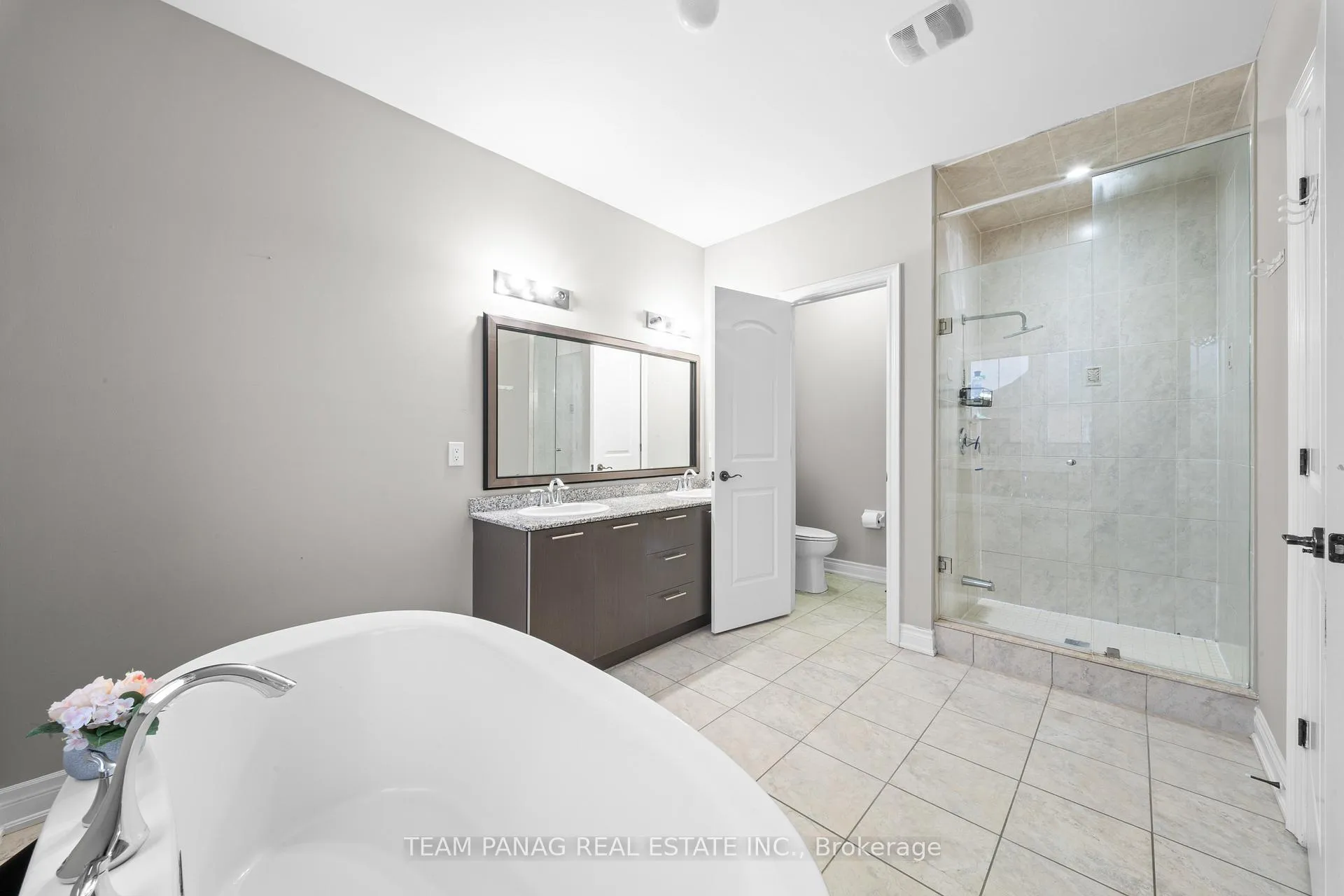 Photo 23 of 4 Rockton Court, Brampton, Toronto Gore Rural Estate — HOMEH