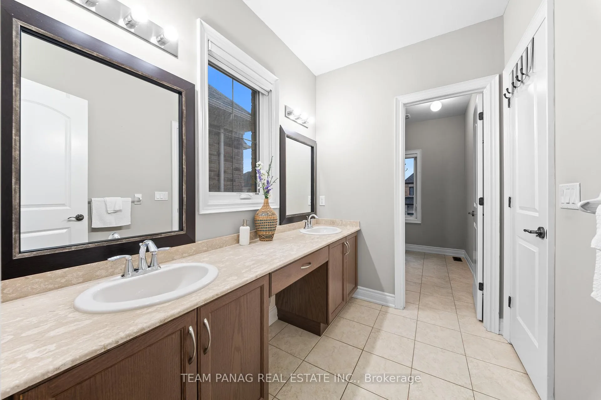 Photo 25 of 4 Rockton Court, Brampton, Toronto Gore Rural Estate — HOMEH