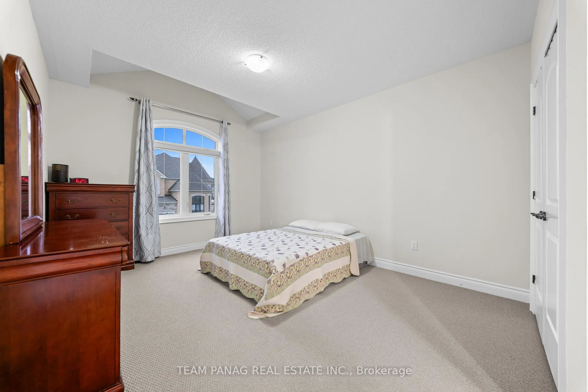 Photo 31 of 4 Rockton Court, Brampton, Toronto Gore Rural Estate — HOMEH