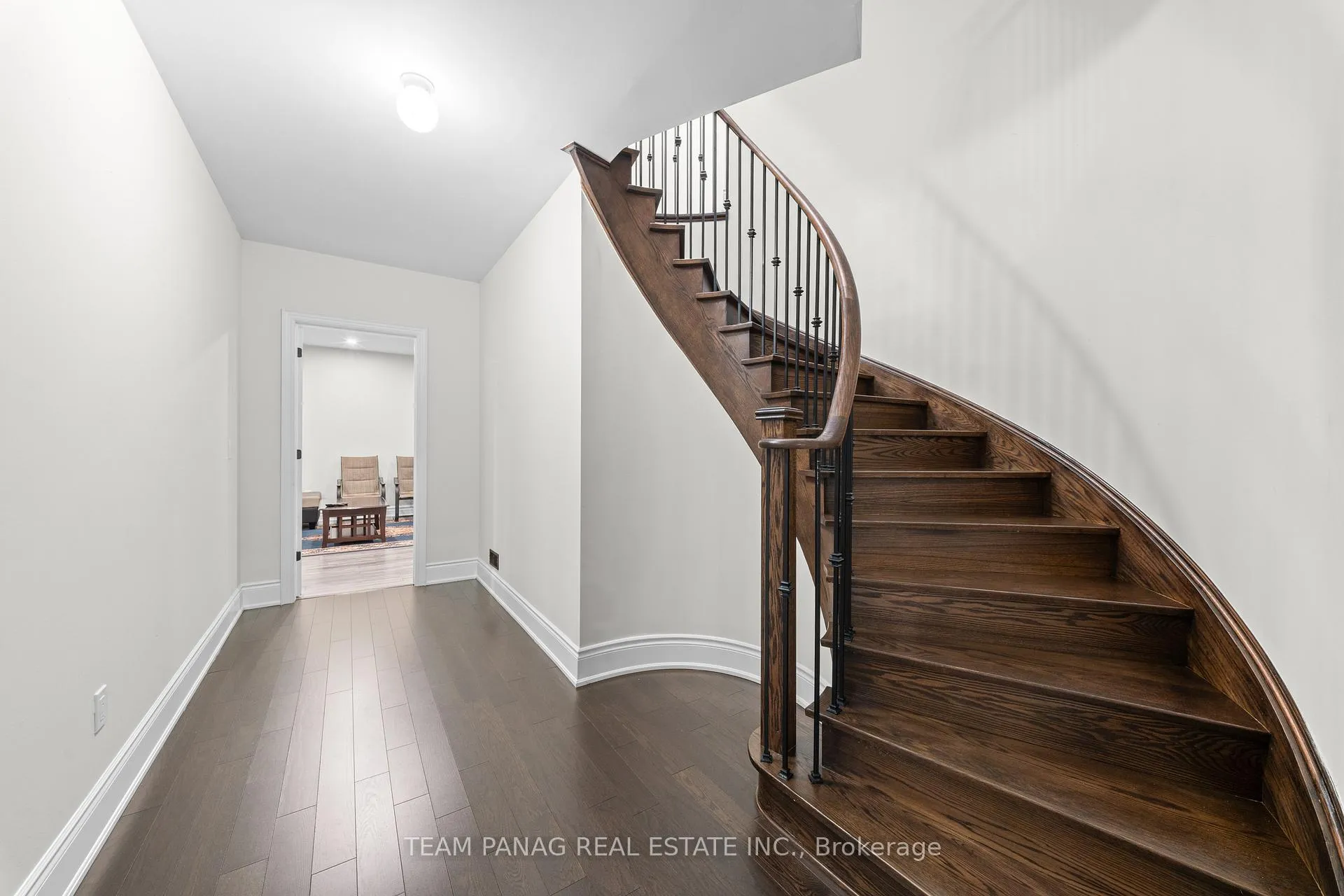 Photo 32 of 4 Rockton Court, Brampton, Toronto Gore Rural Estate — HOMEH