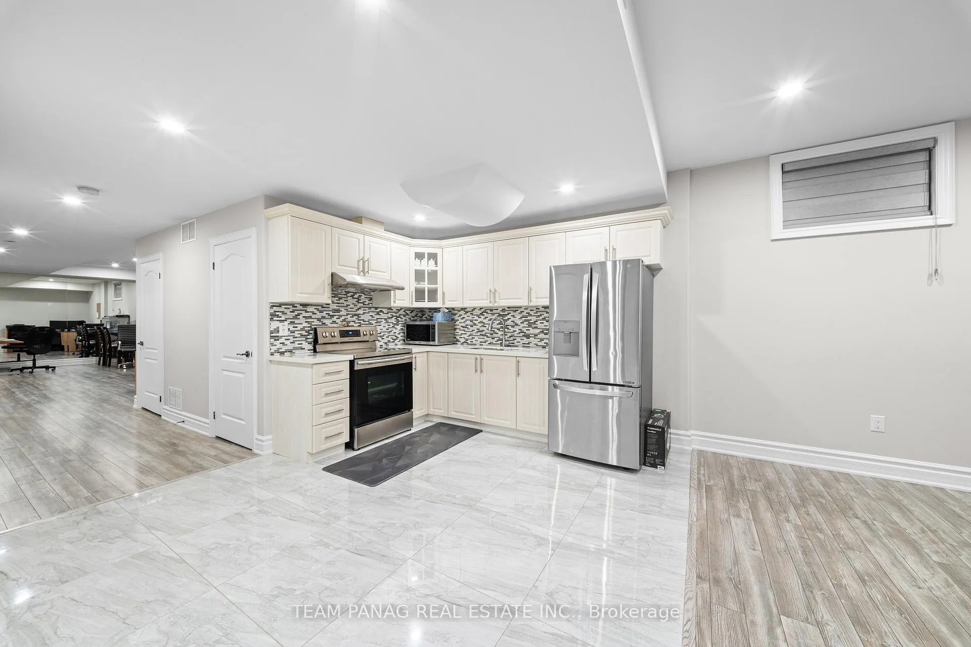 Photo 35 of 4 Rockton Court, Brampton, Toronto Gore Rural Estate — HOMEH