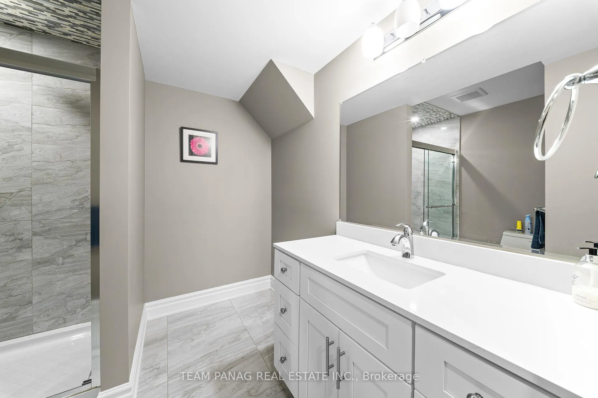 Photo 37 of 4 Rockton Court, Brampton, Toronto Gore Rural Estate — HOMEH