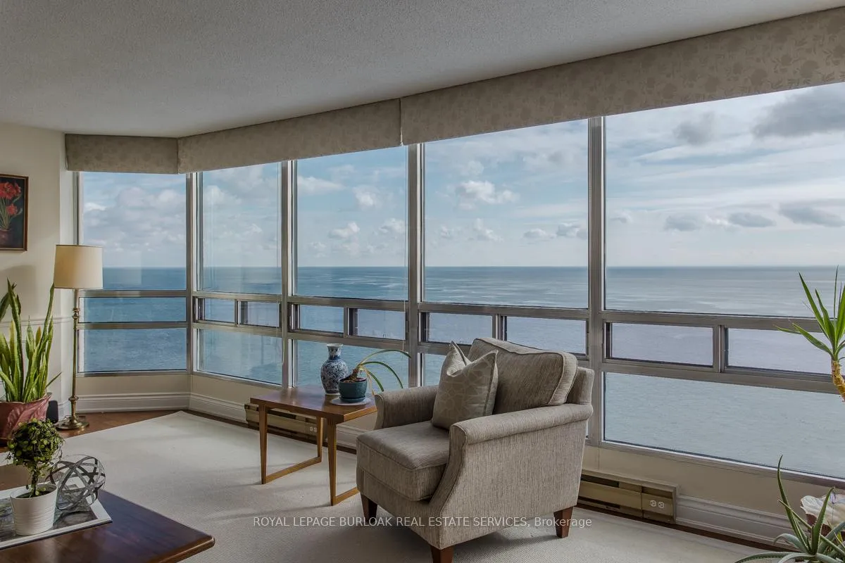 Photo 3 of Unit 2008, 2170 Marine Drive, Oakville, Bronte — HOMEH