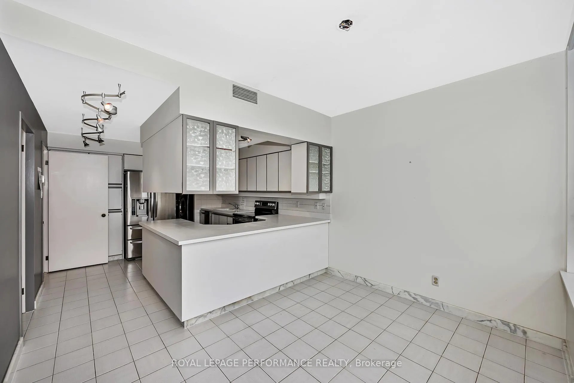 Photo 23 of Unit 1204, 40 Boteler Street, Ottawa, Lower Town/Byward Market — HOMEH