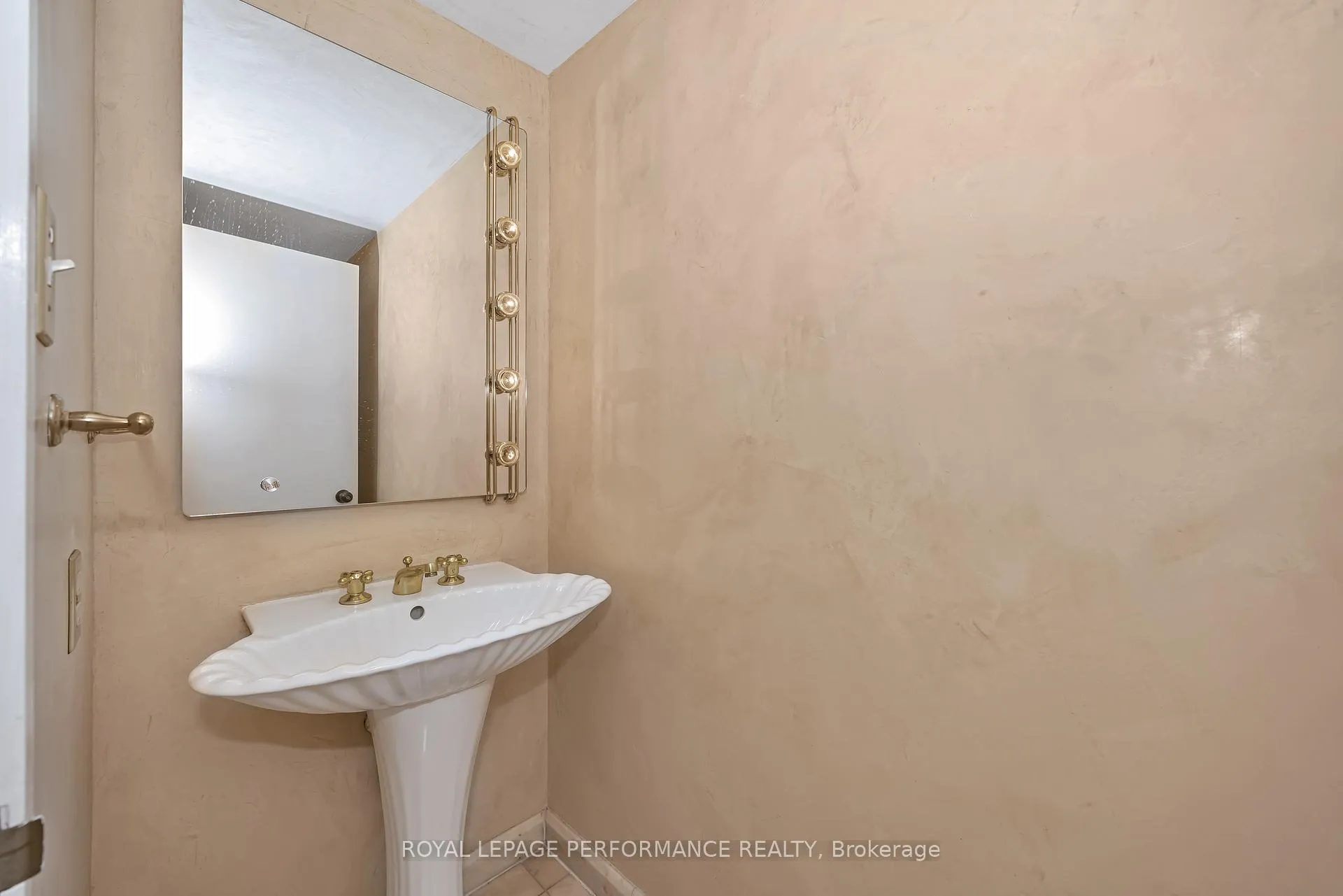 Photo 24 of Unit 1204, 40 Boteler Street, Ottawa, Lower Town/Byward Market — HOMEH