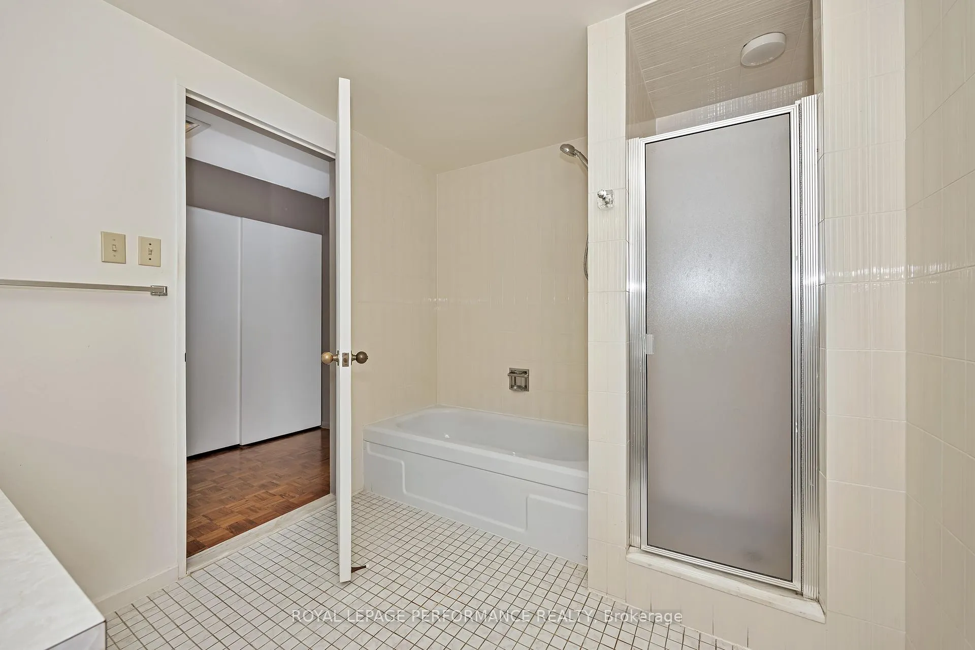 Photo 44 of Unit 1204, 40 Boteler Street, Ottawa, Lower Town/Byward Market — HOMEH