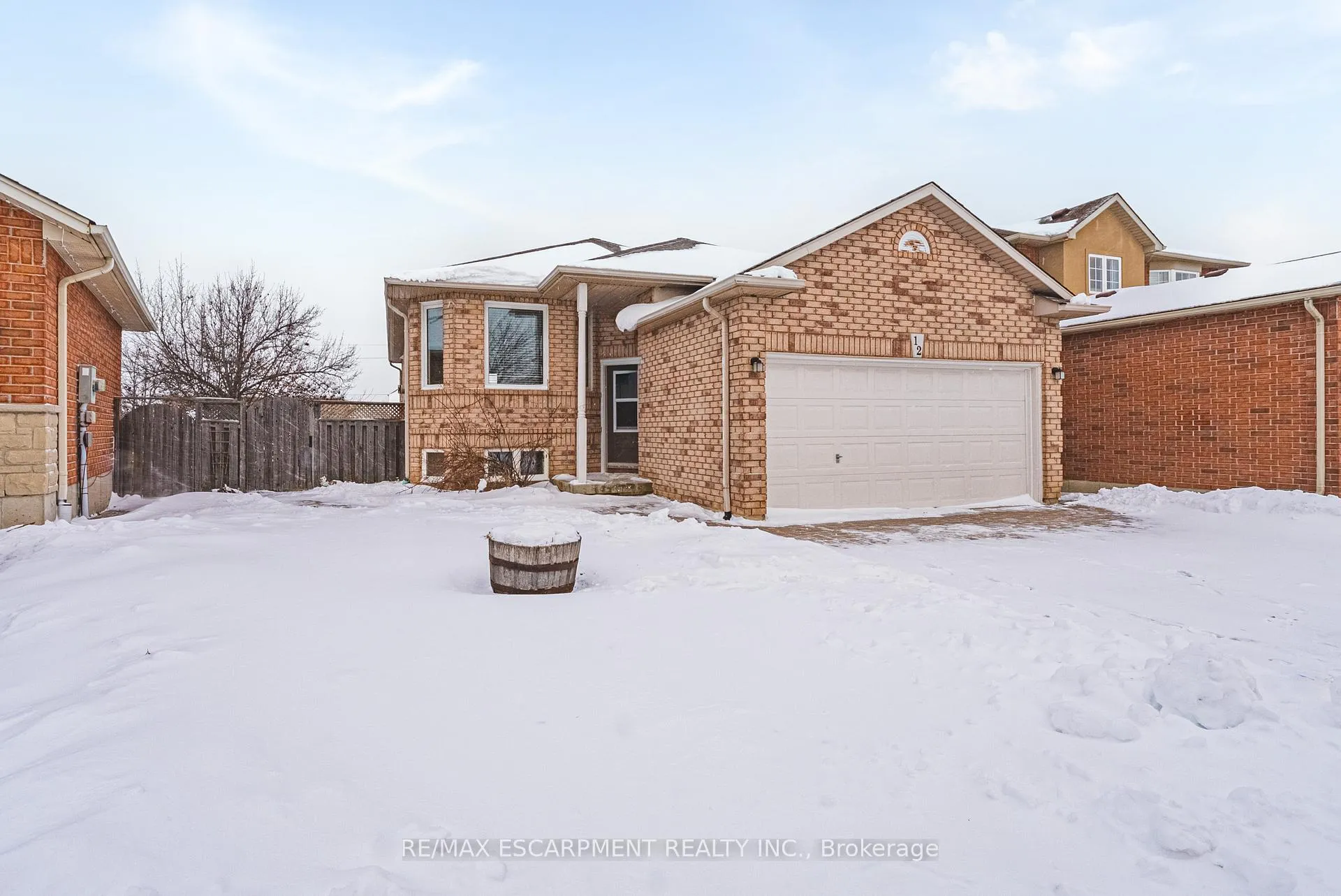 Photo 1 of Unit 1, 12 Shadetree Crescent, Hamilton, Stoney Creek Mountain — HOMEH
