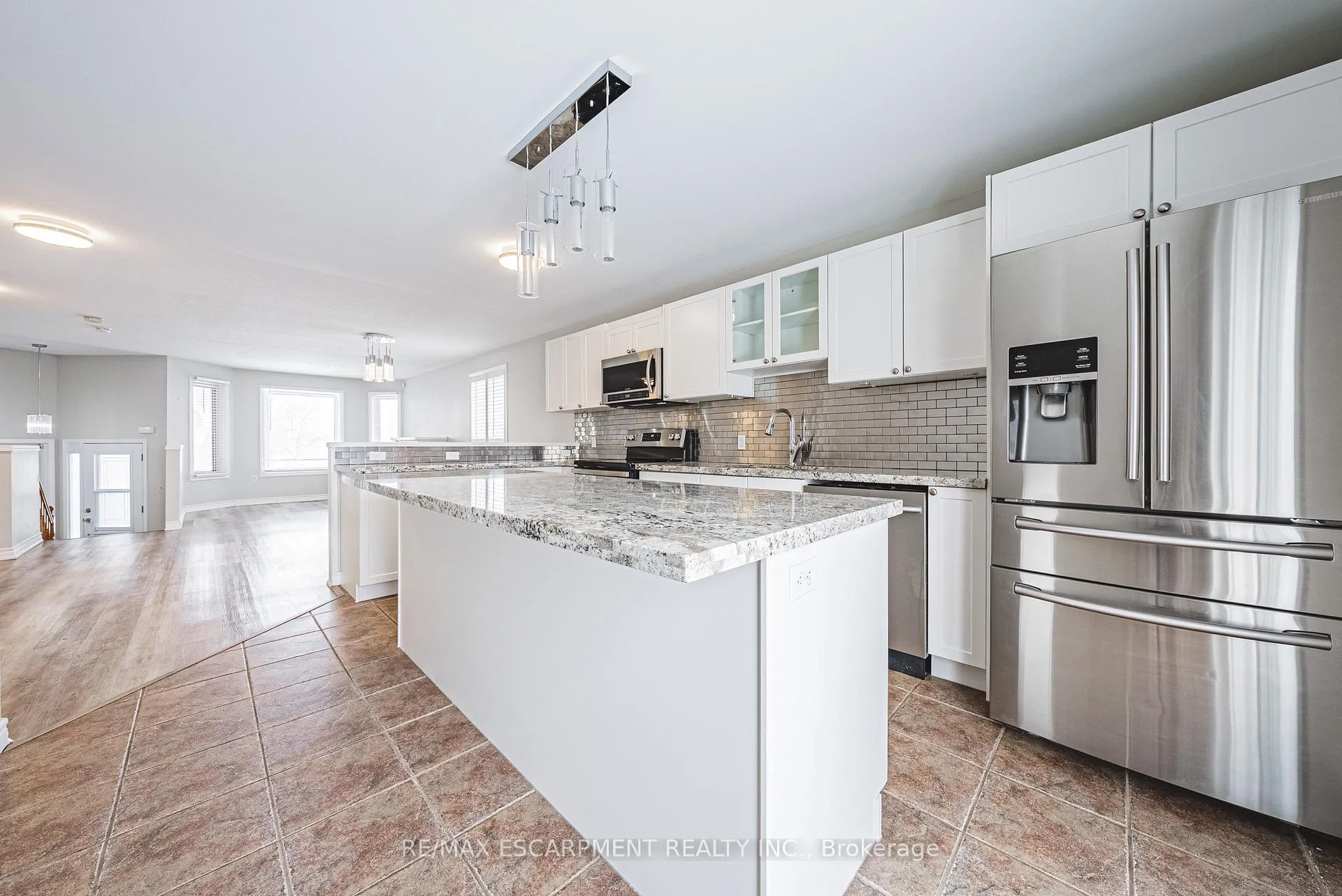 Photo 9 of Unit 1, 12 Shadetree Crescent, Hamilton, Stoney Creek Mountain — HOMEH