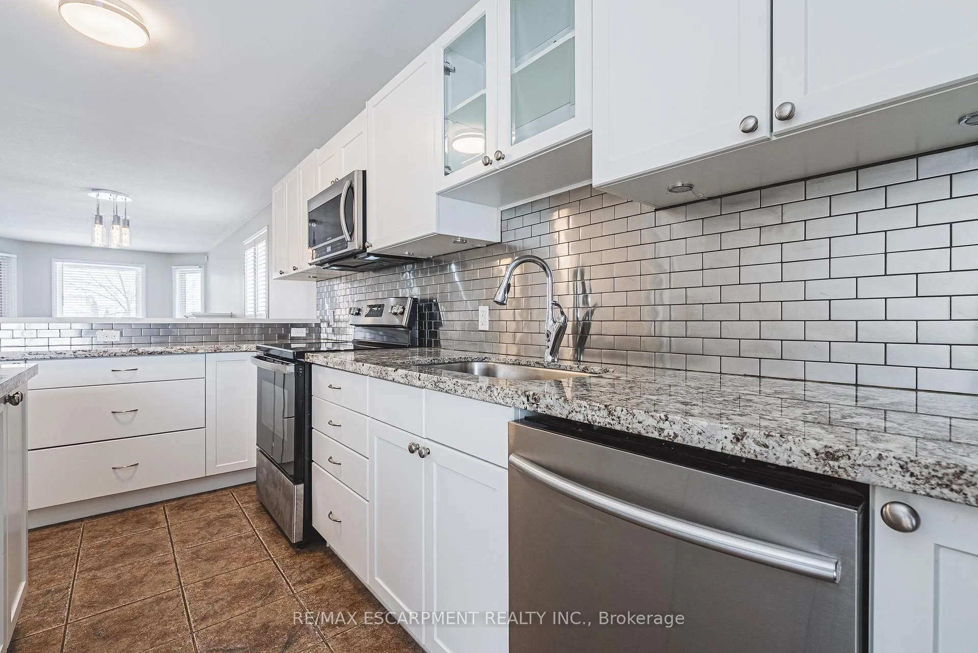 Photo 10 of Unit 1, 12 Shadetree Crescent, Hamilton, Stoney Creek Mountain — HOMEH