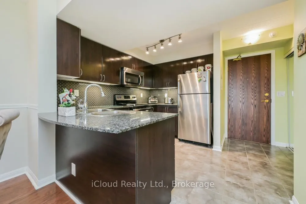 Photo 8 of Unit 301, 65 Via Rosedale Way, Brampton, Sandringham-Wellington — HOMEH