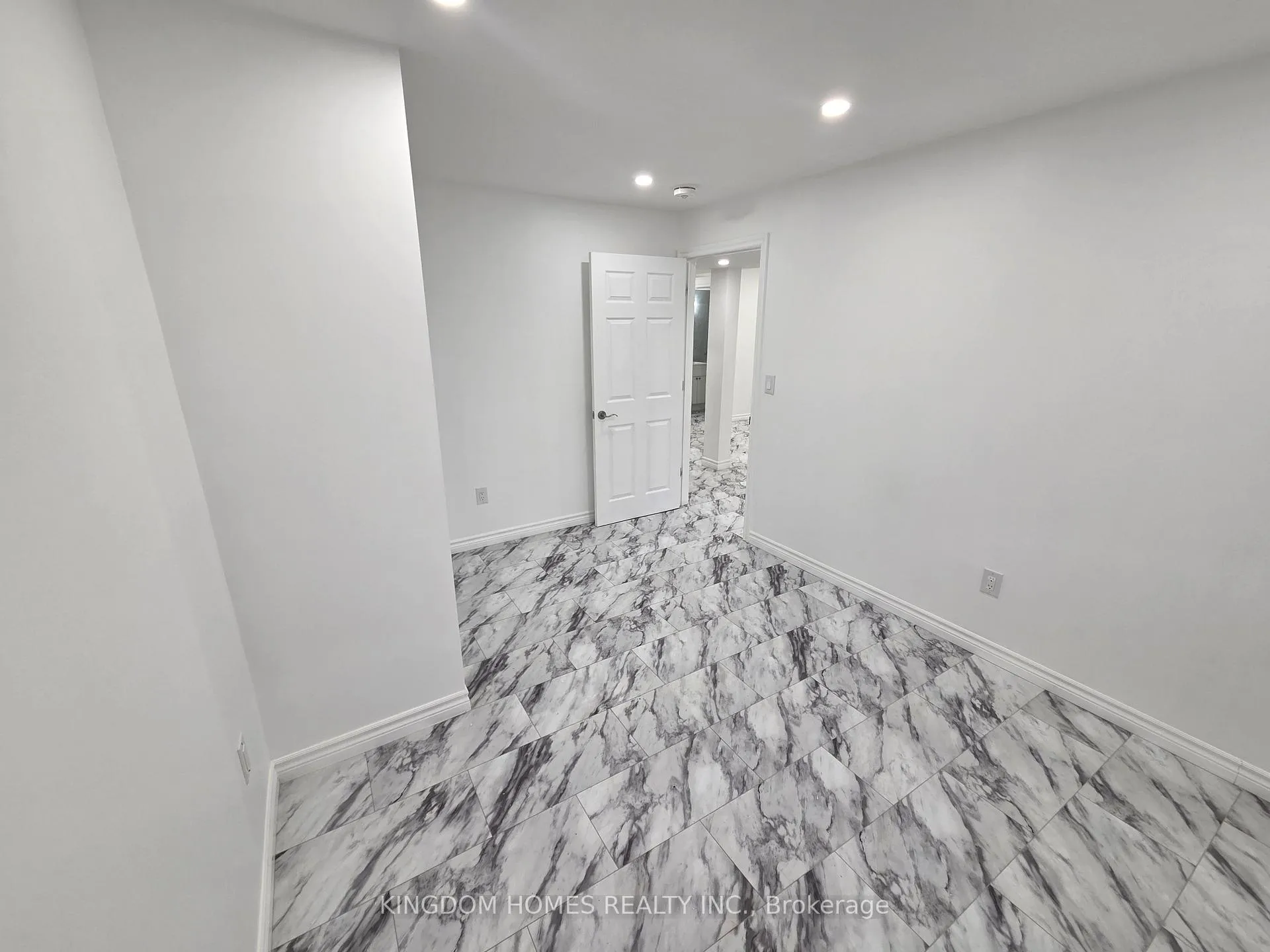 Photo 3 of Unit Basement, 122 Kennedy Boulevard, New Tecumseth, Alliston — HOMEH